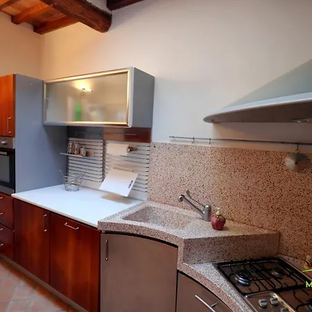 Maremma Holidays : Casa Lory Massa Marittima
